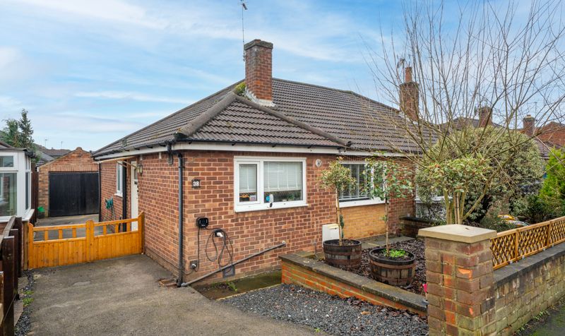 2 bedroom Detached bungalow Under Offer