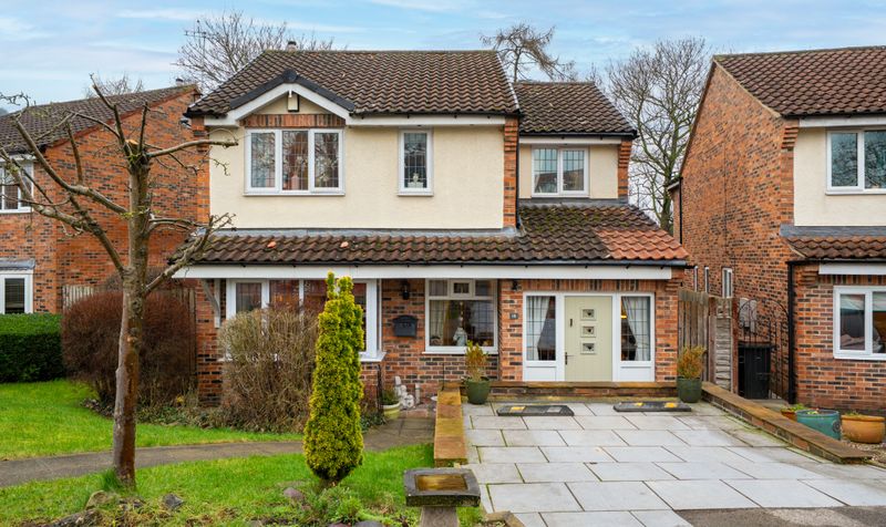 4 bedroom Detached house Under Offer