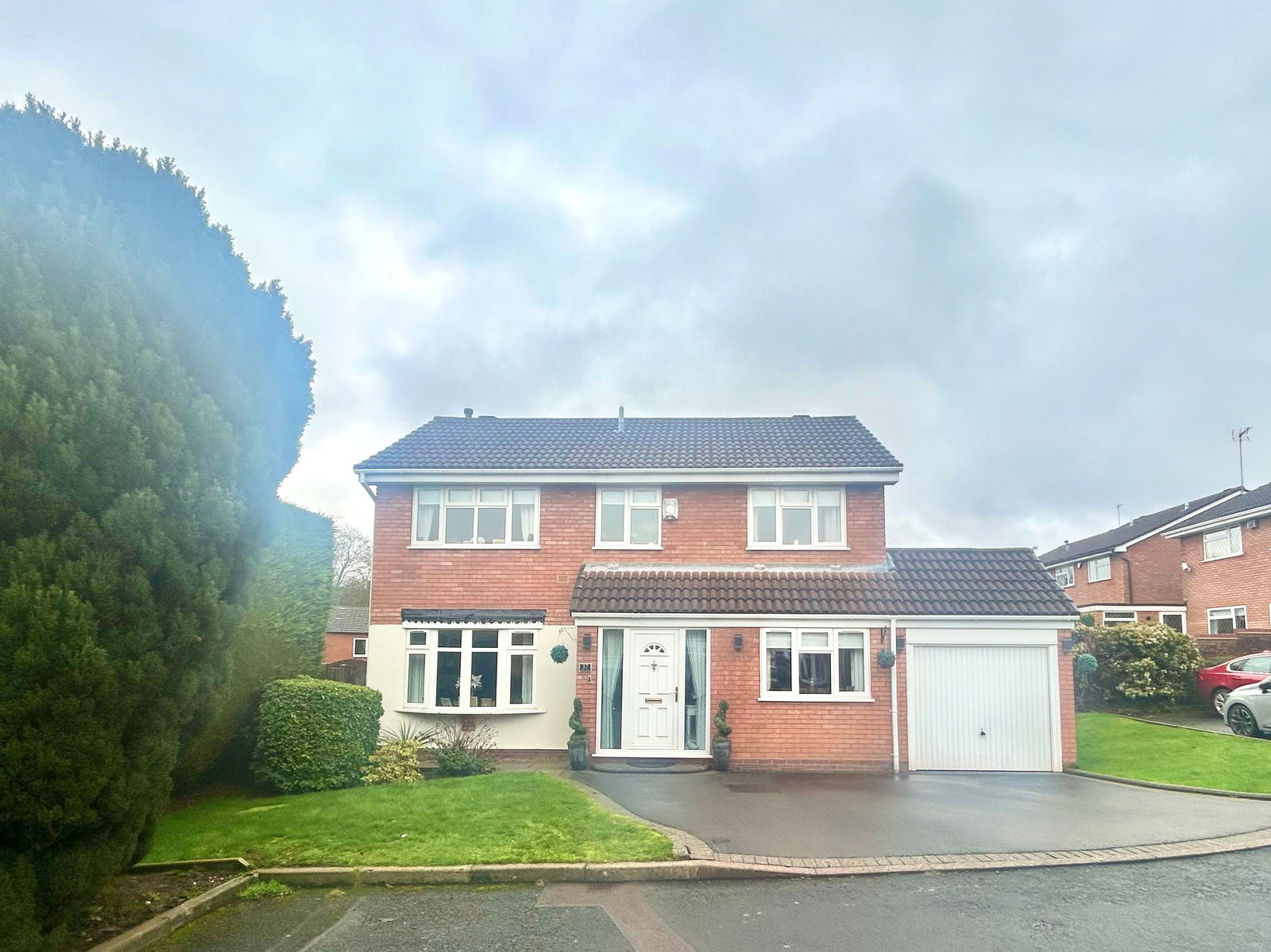 4 bedroom Detached house Under Offer