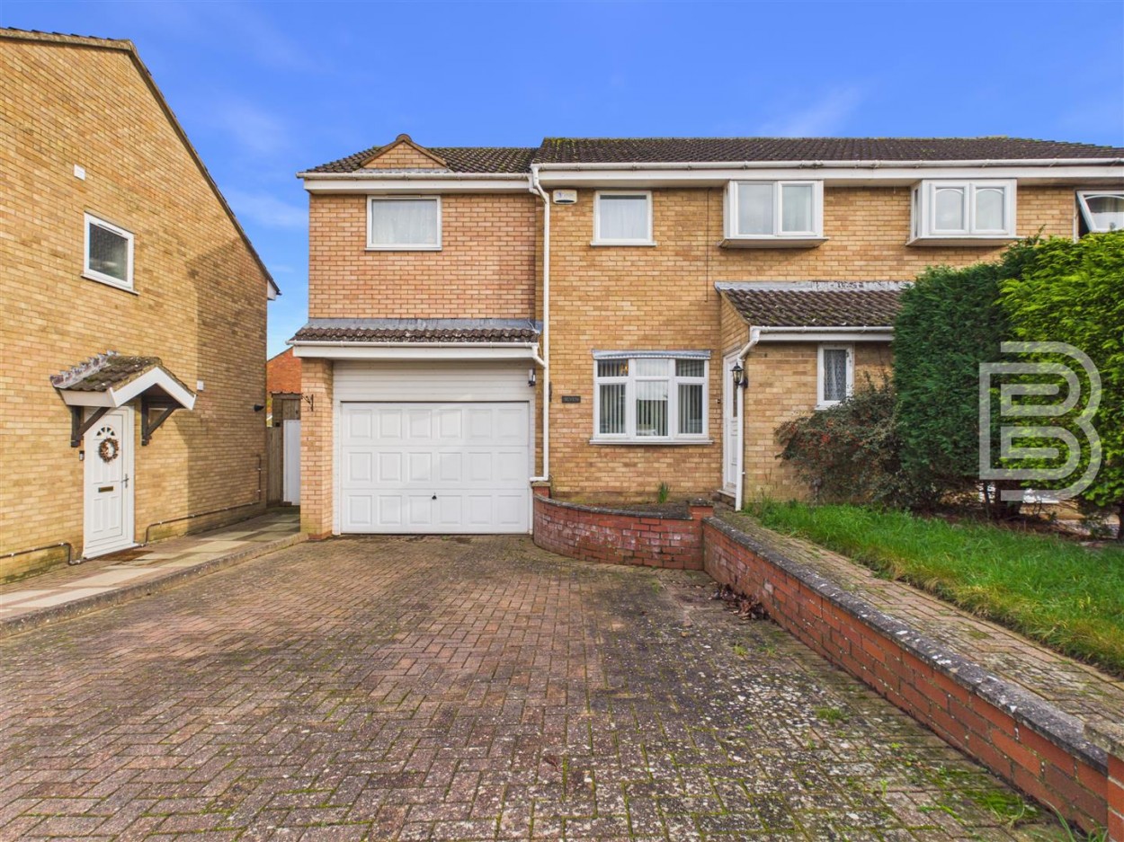 4 bedroom Detached house Under Offer