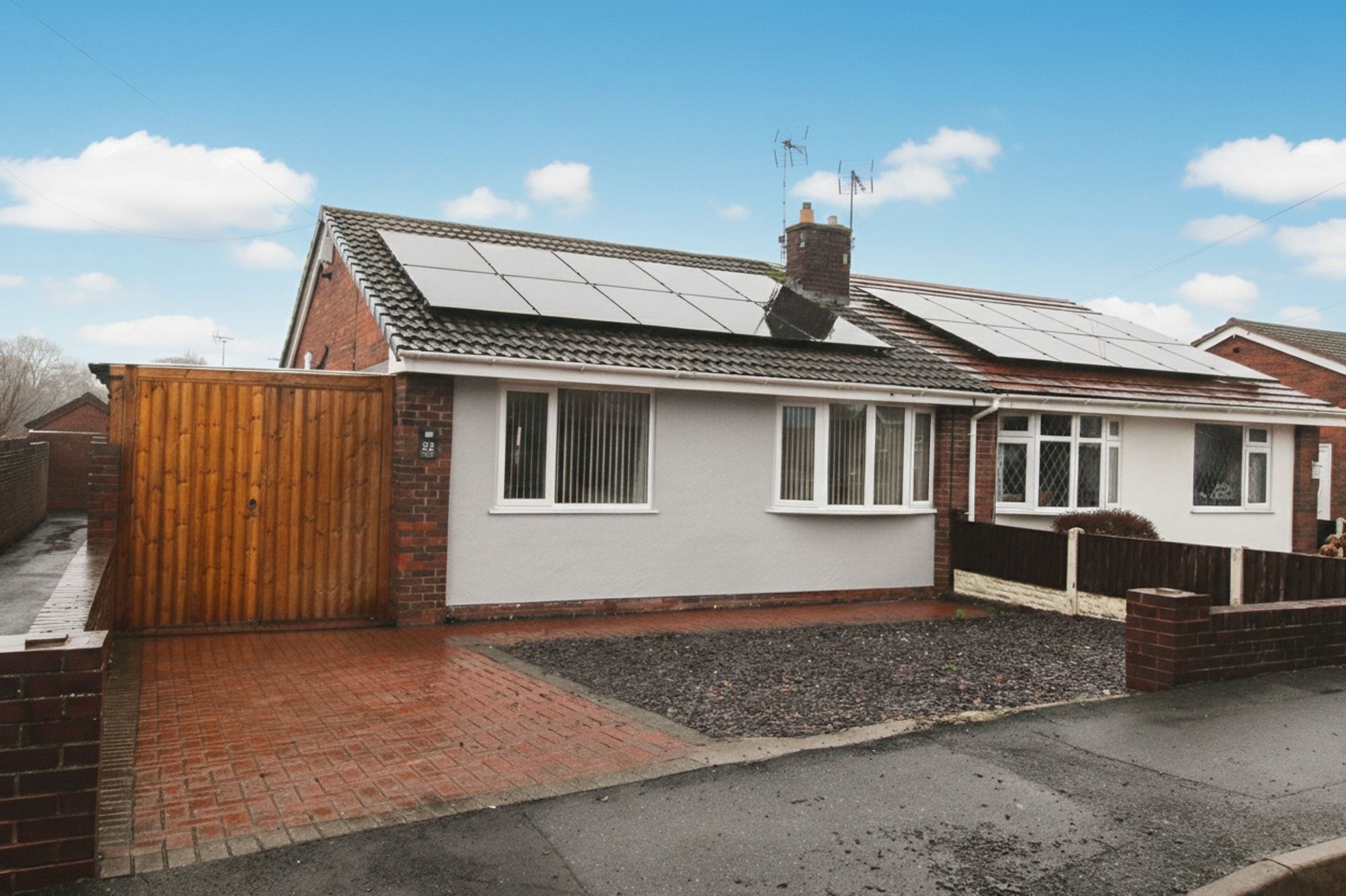 2 bedroom Detached bungalow Under Offer