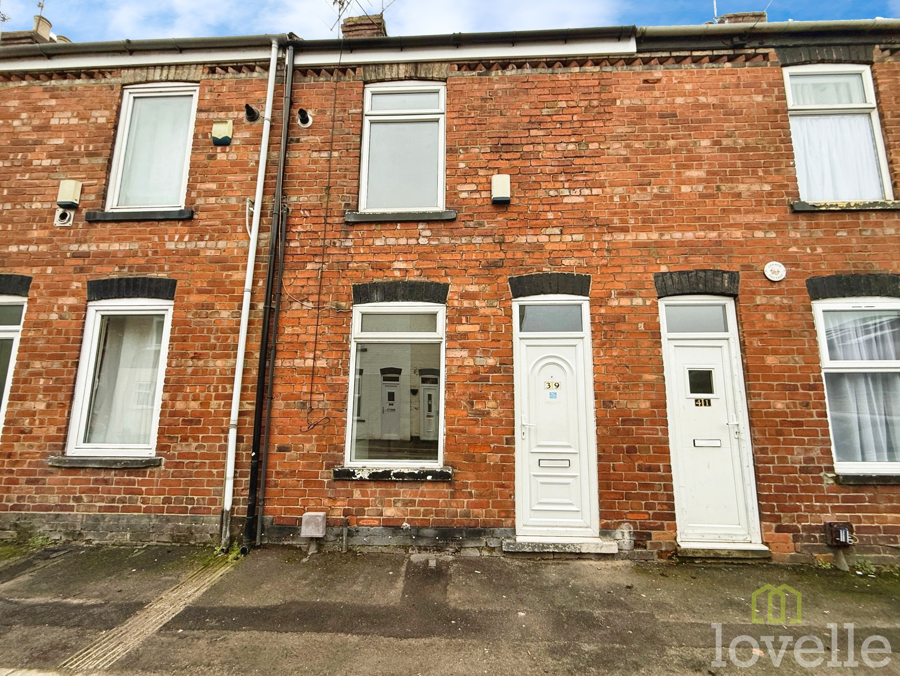2 bedroom Terraced House Under Offer
