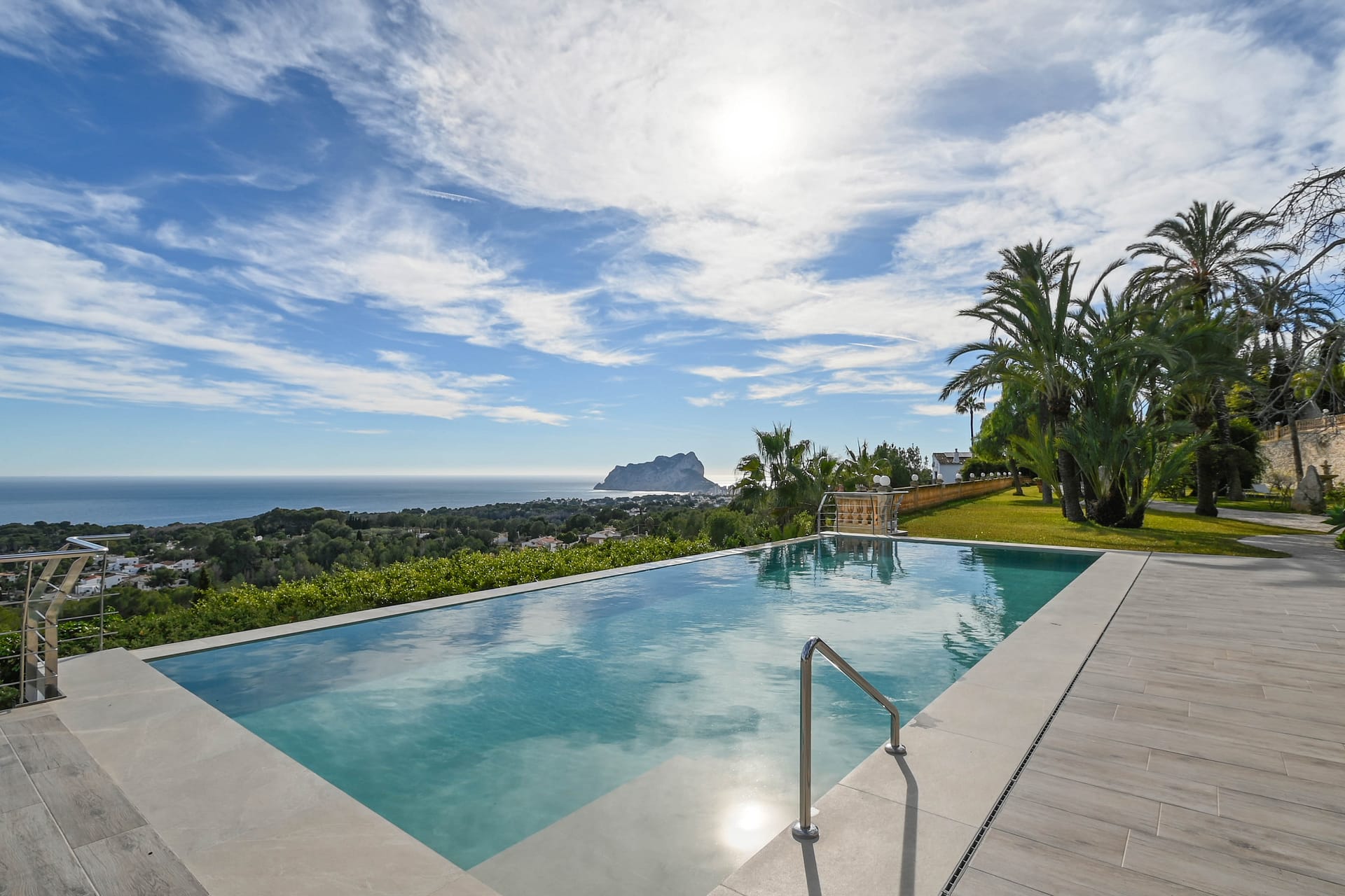 6 bedroom Villa For Sale