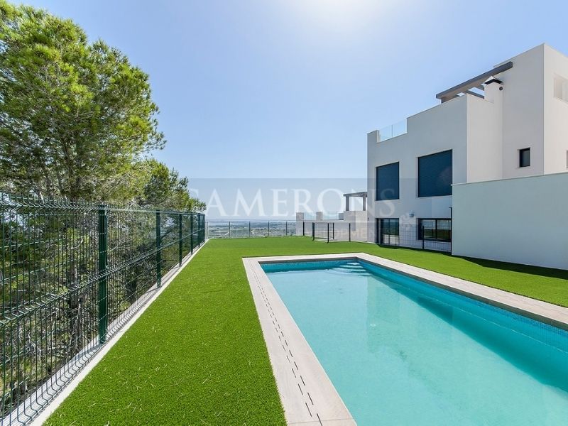 3 bedroom Apartment For Sale