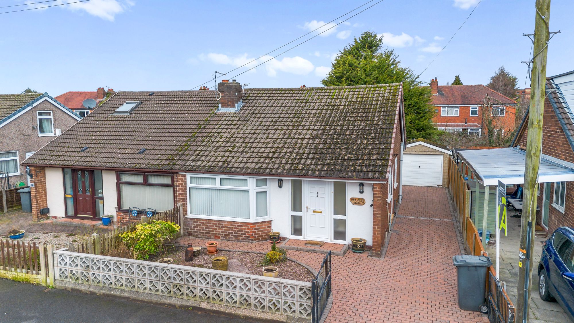 2 bedroom Detached bungalow For Sale
