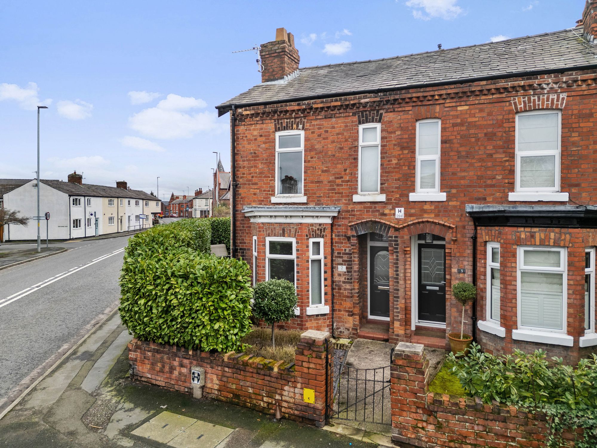 2 bedroom End of terrace house Under Offer