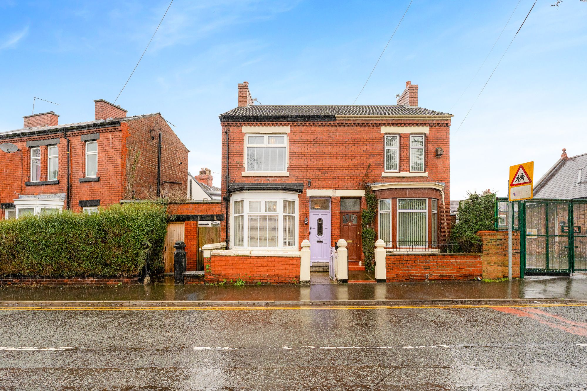 3 bedroom Semi-detached house For Sale
