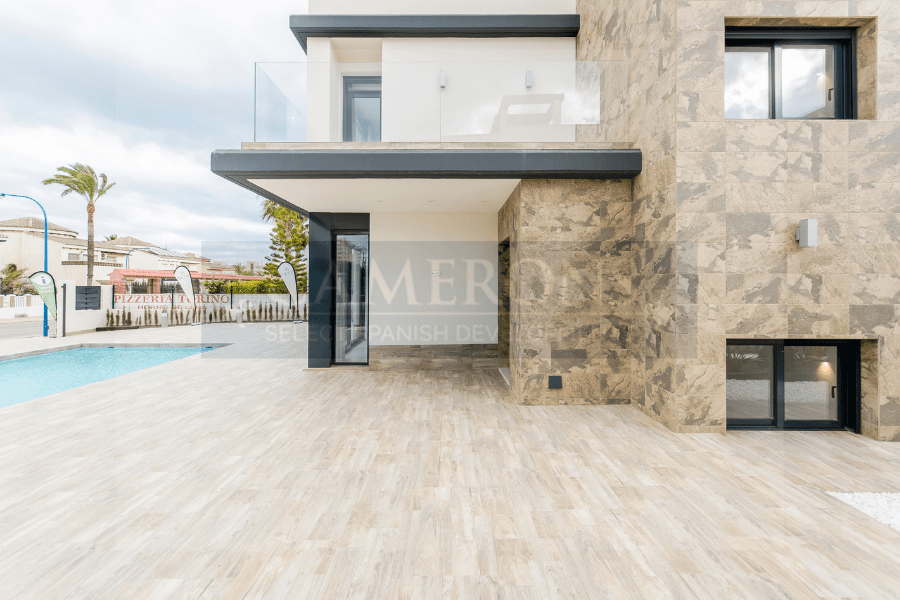 4 bedroom Villa For Sale