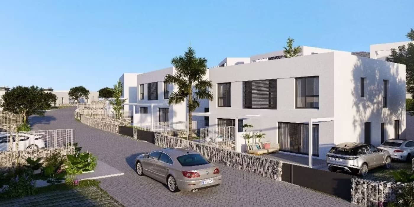 3 bedroom Apartment For Sale