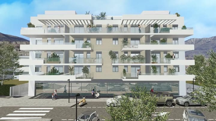 3 bedroom Apartment For Sale