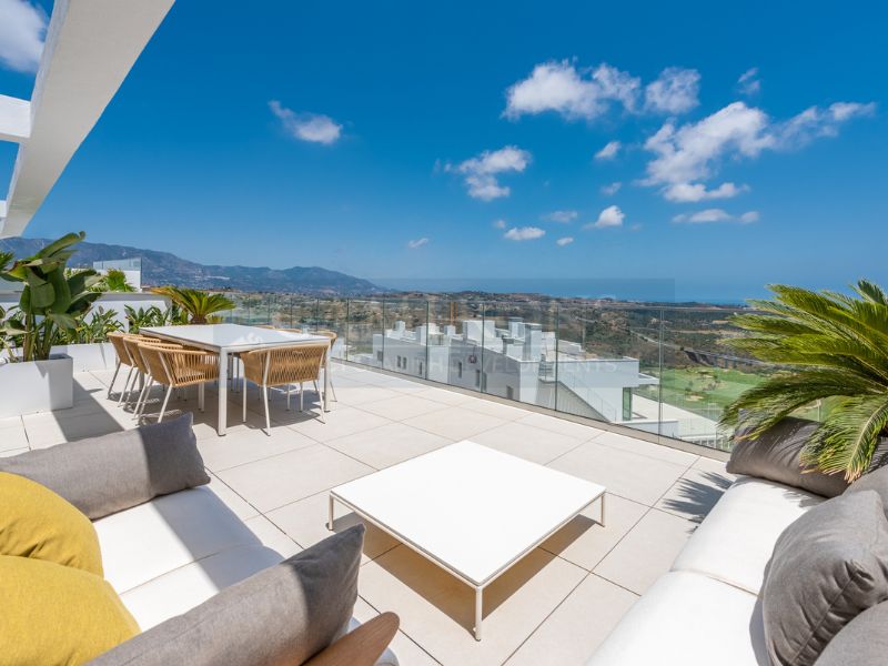 3 bedroom Apartment For Sale