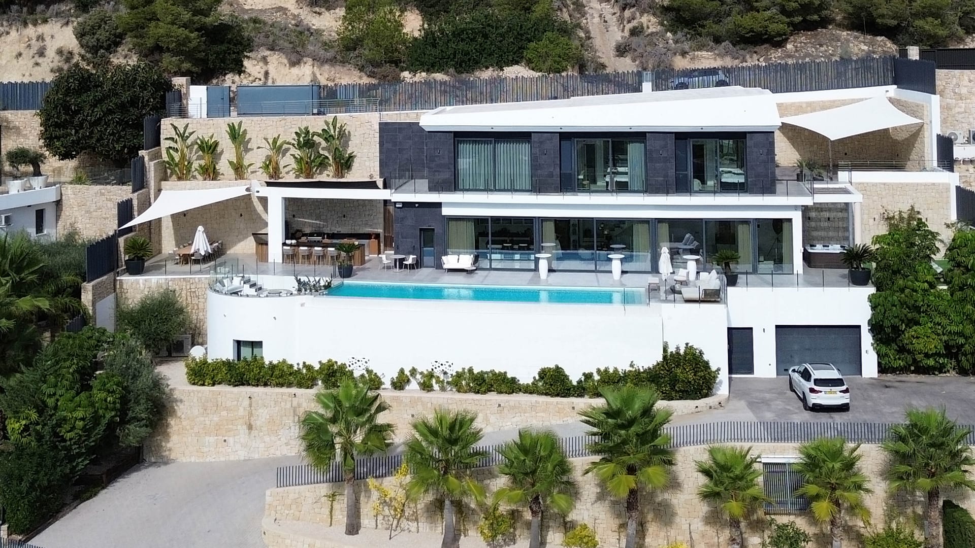 5 bedroom Villa For Sale