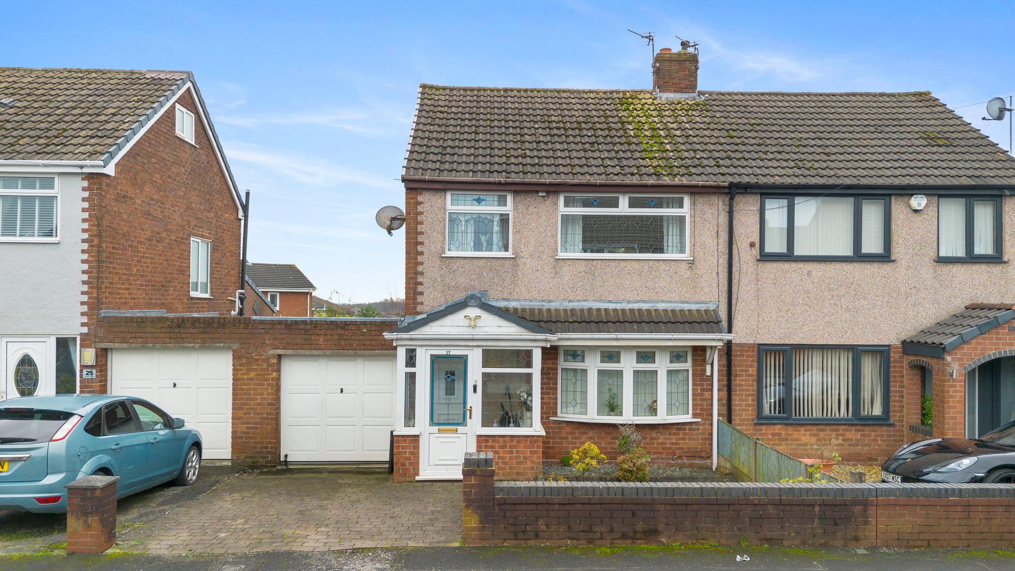 3 bedroom Semi-detached house For Sale