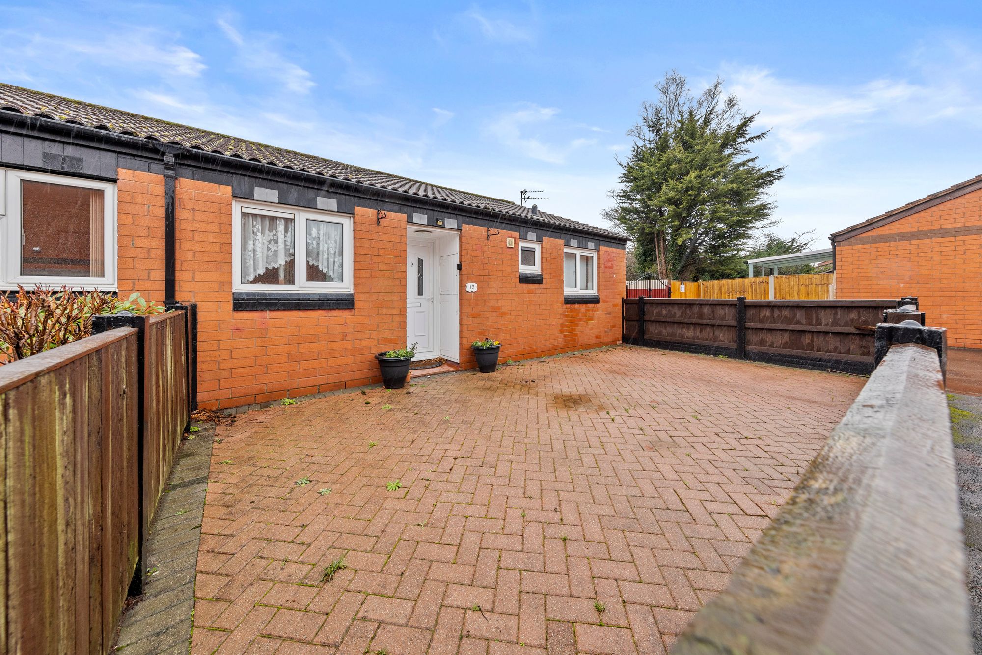 2 bedroom Detached bungalow Under Offer