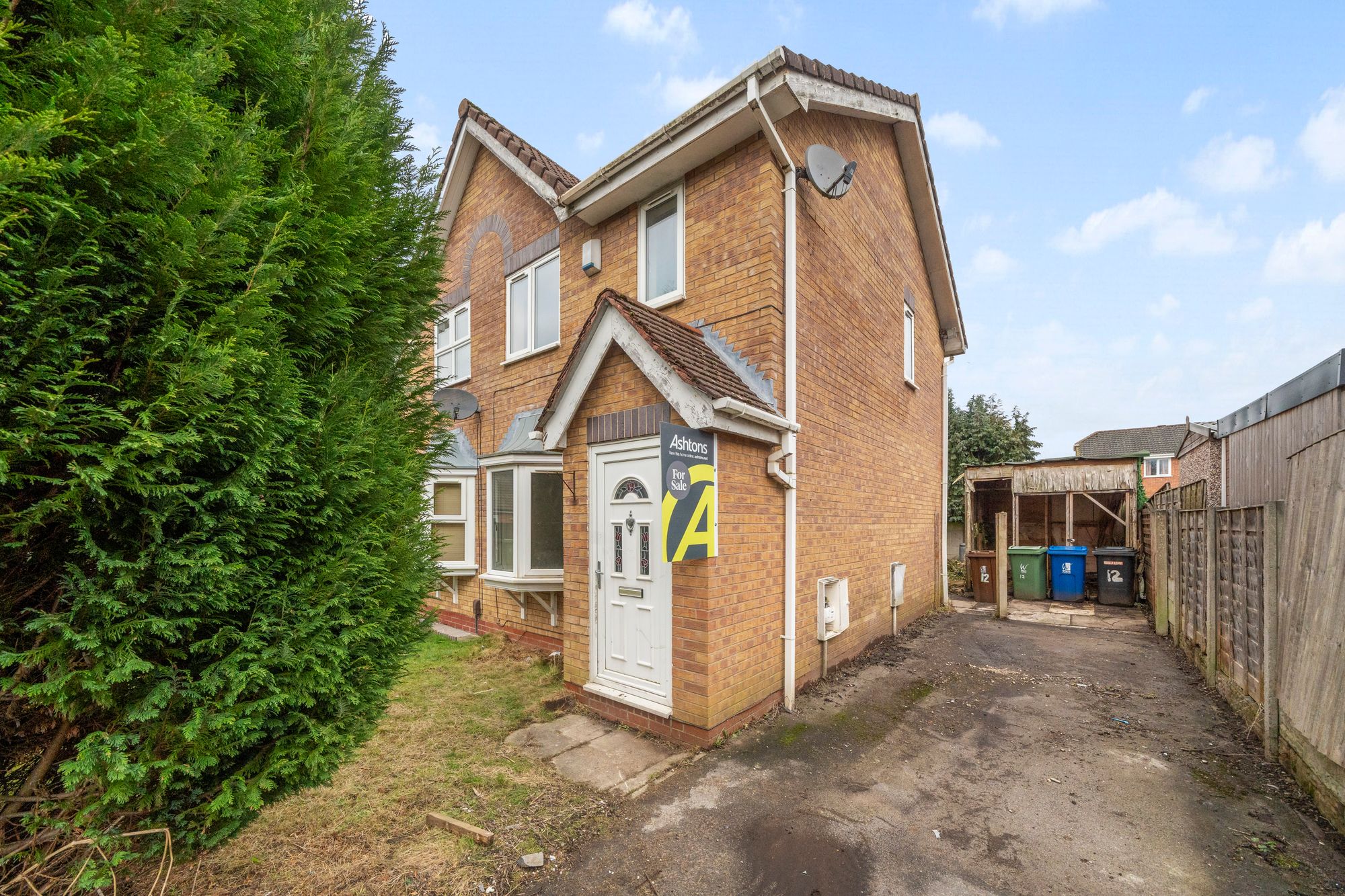 2 bedroom Semi-detached house For Sale