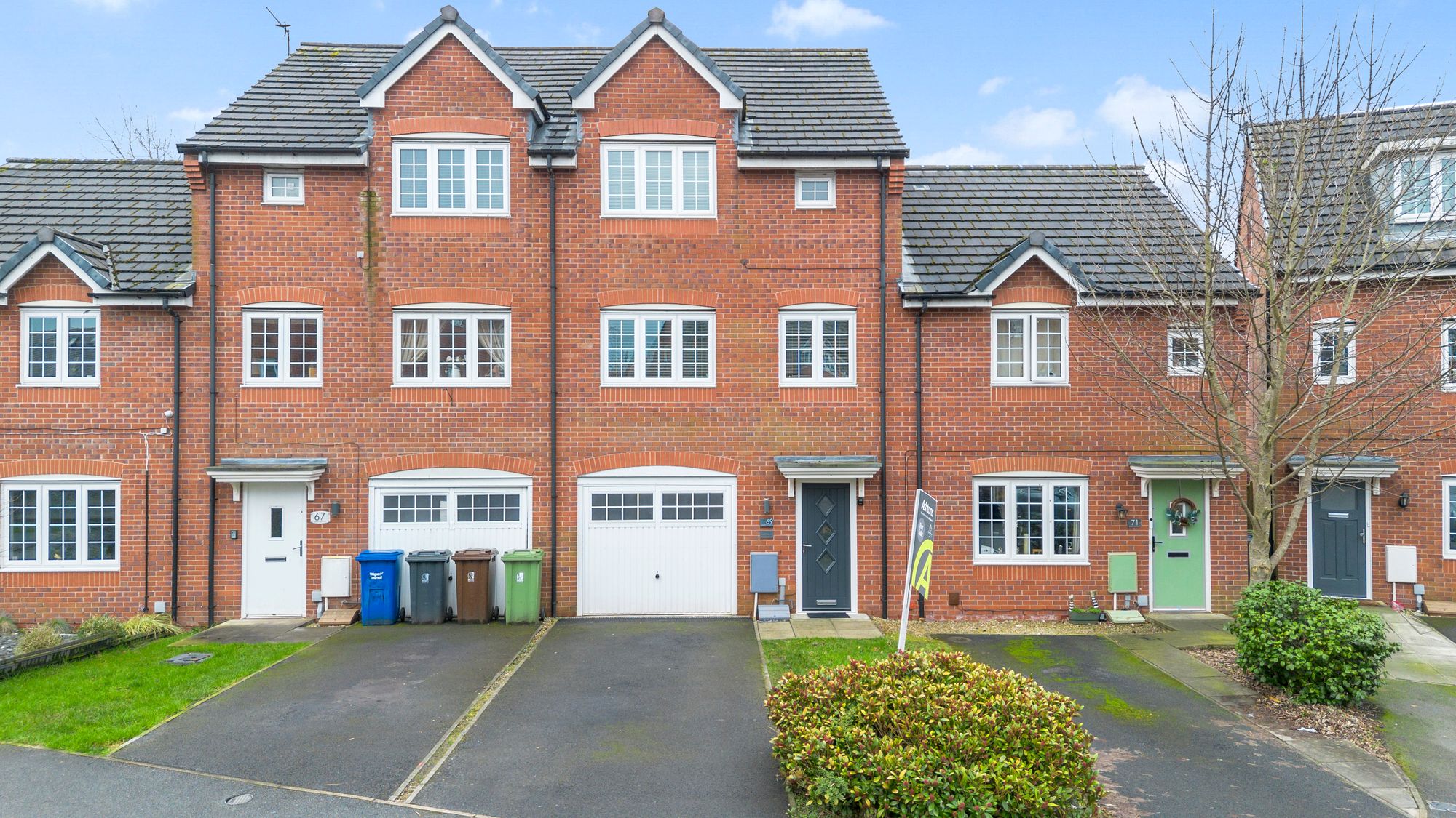 4 bedroom Terraced House For Sale