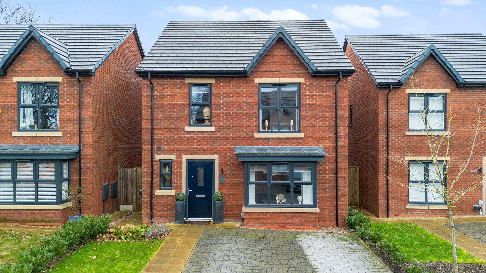 4 bedroom Detached house Under Offer