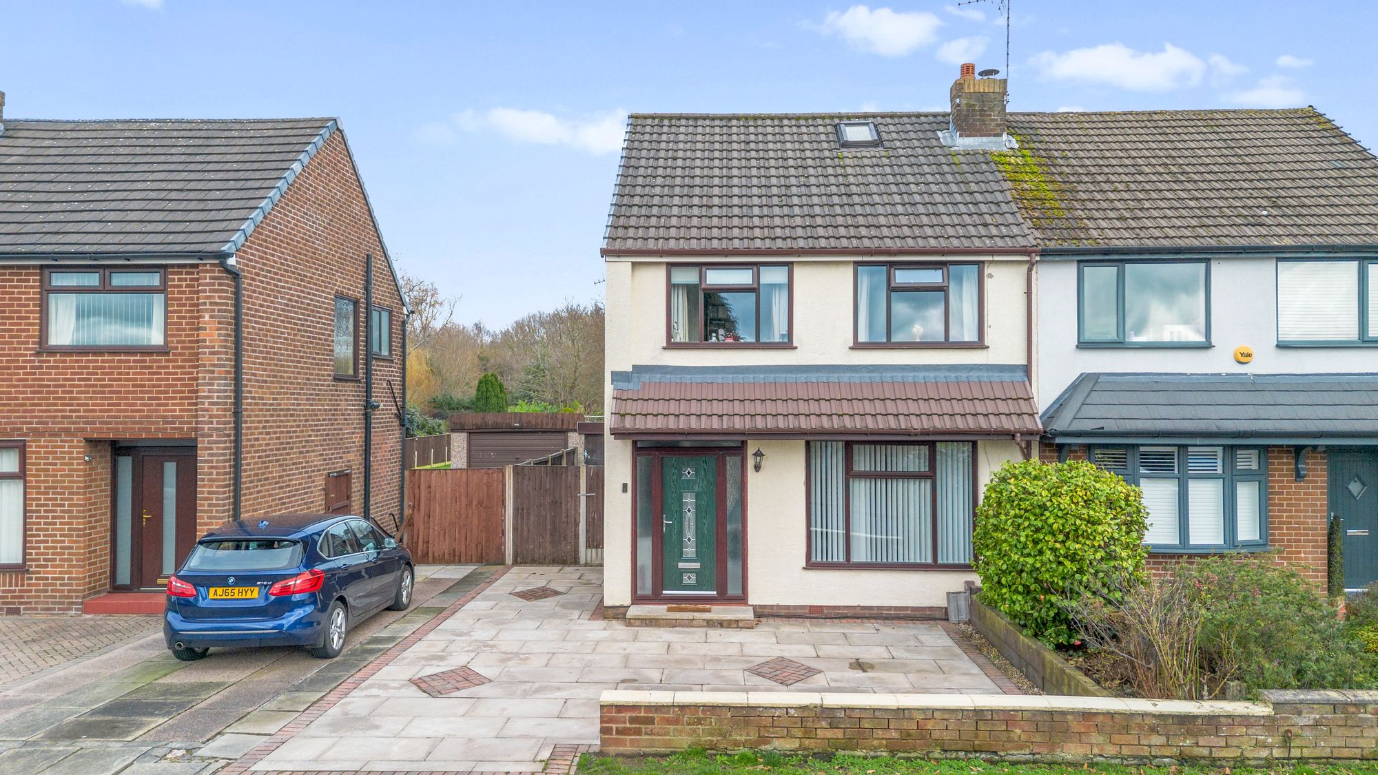 4 bedroom Semi-detached house Under Offer