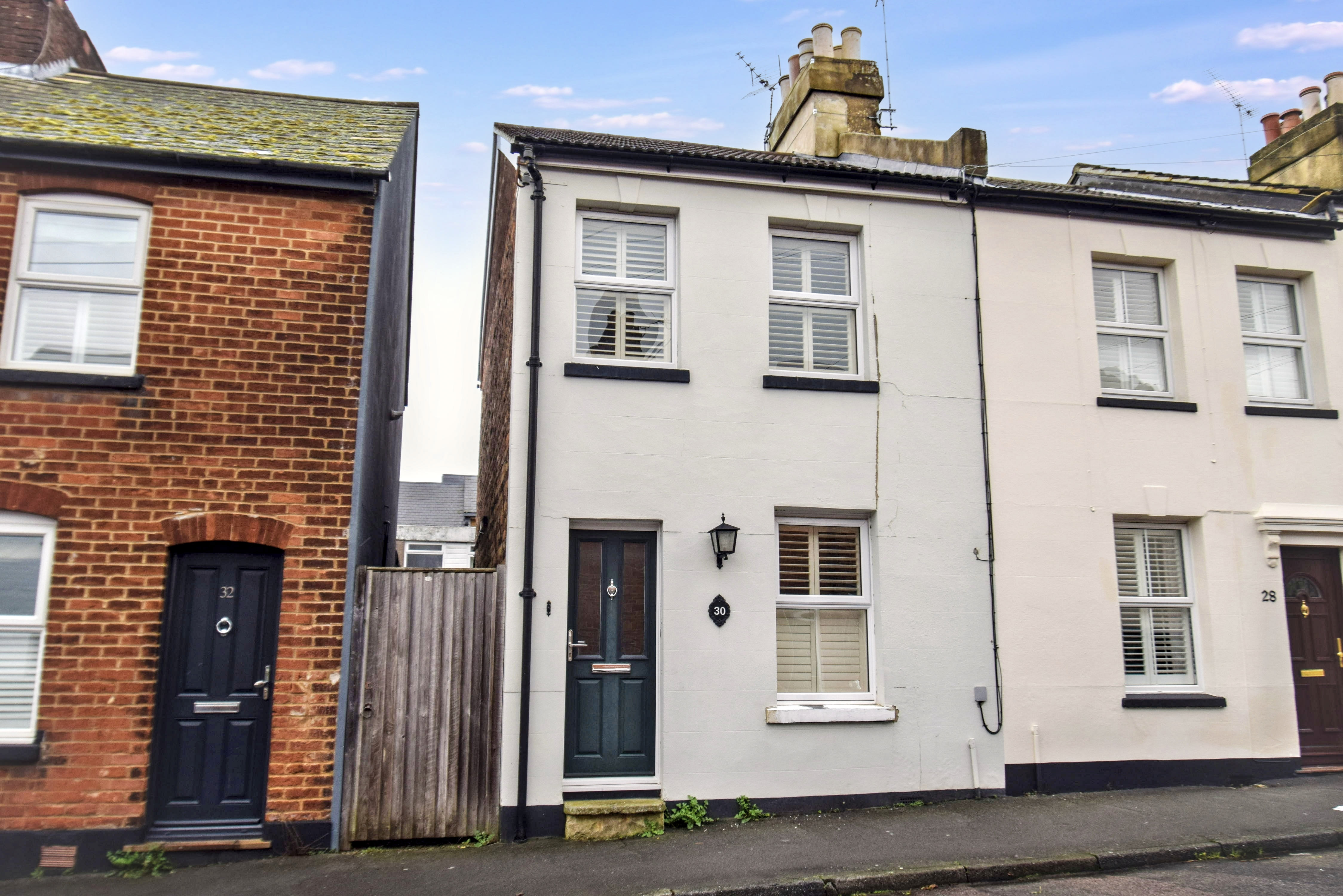 2 bedroom End of terrace house Under Offer