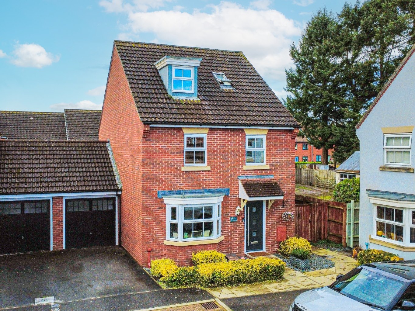 4 bedroom House (unspecified) For Sale