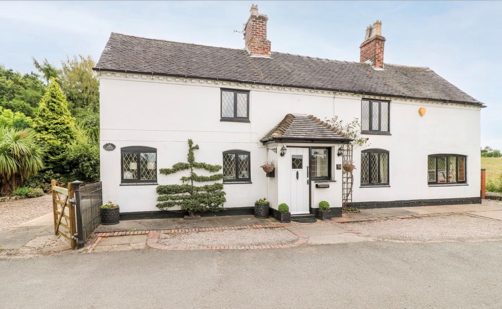 4 bedroom Cottage For Sale