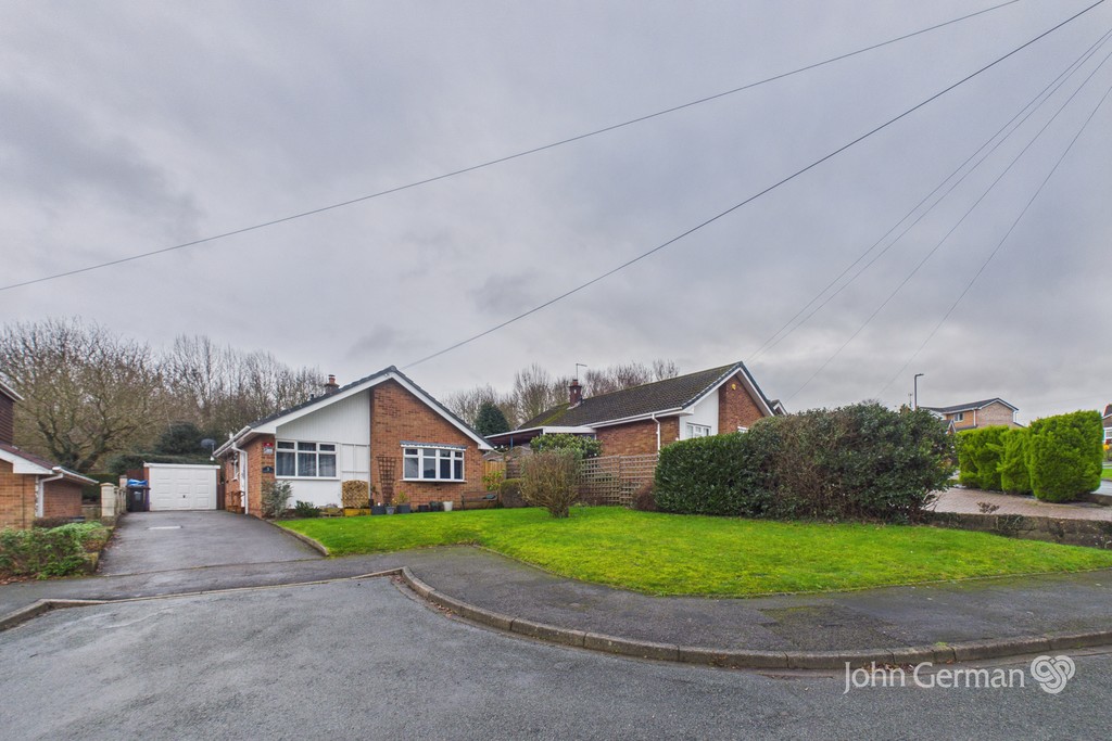 2 bedroom Detached house For Sale