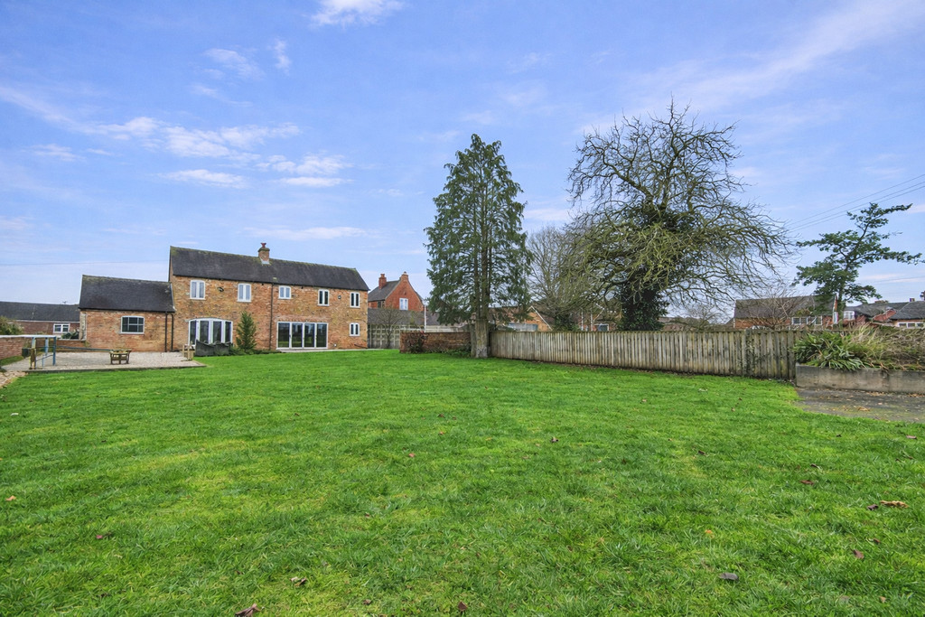 4 bedroom Barn For Sale