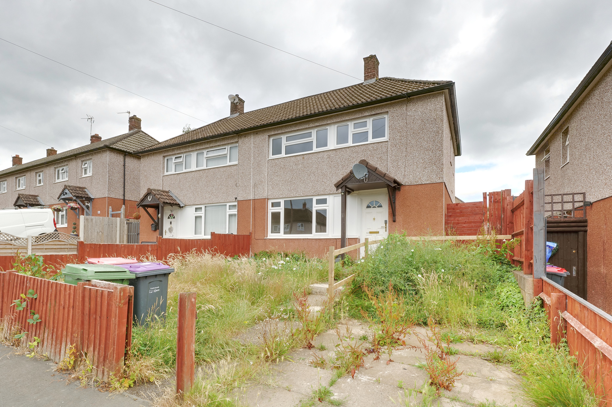 3 bedroom Semi-detached house For Sale