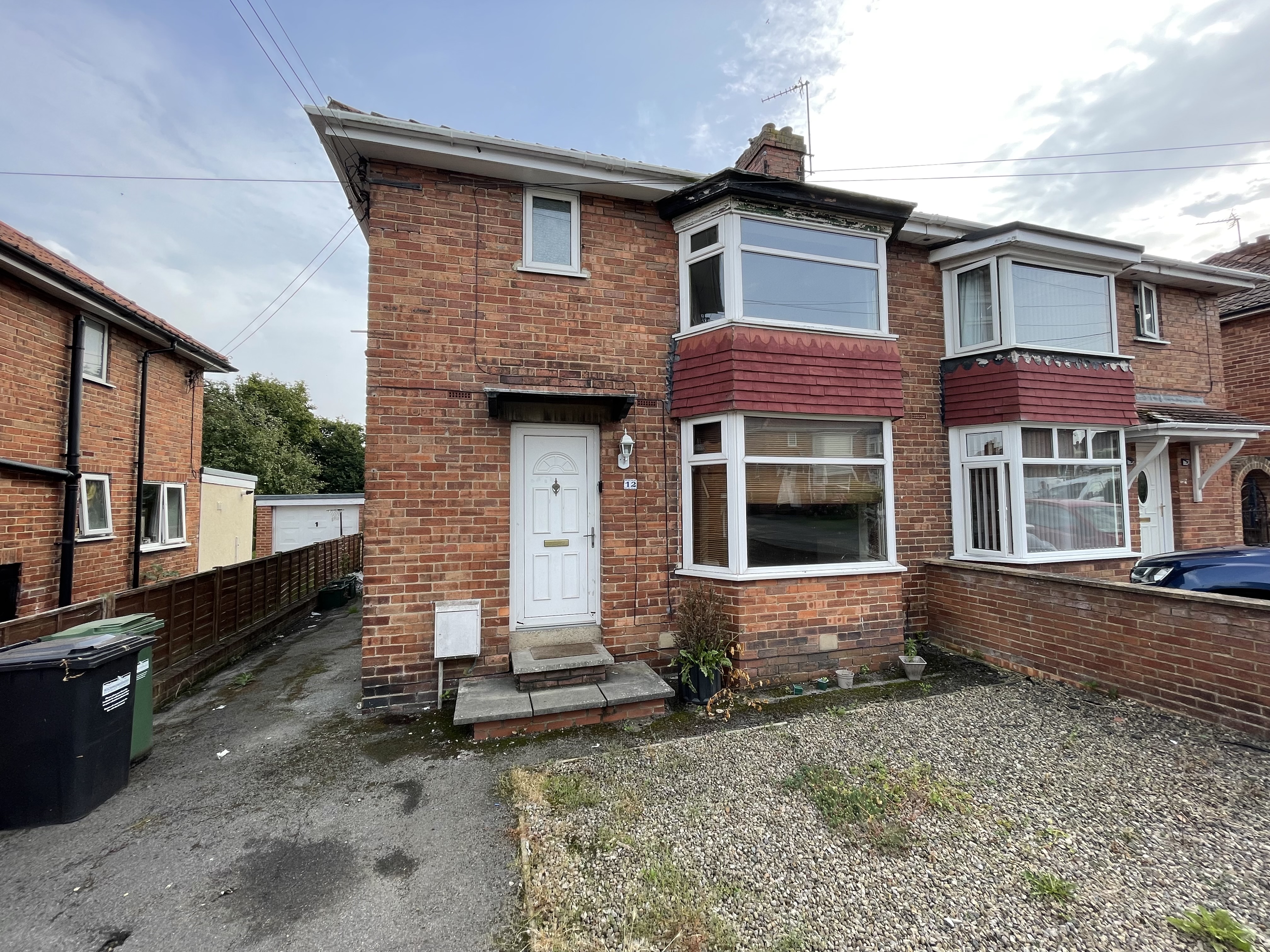 3 bedroom Semi-detached house For Sale