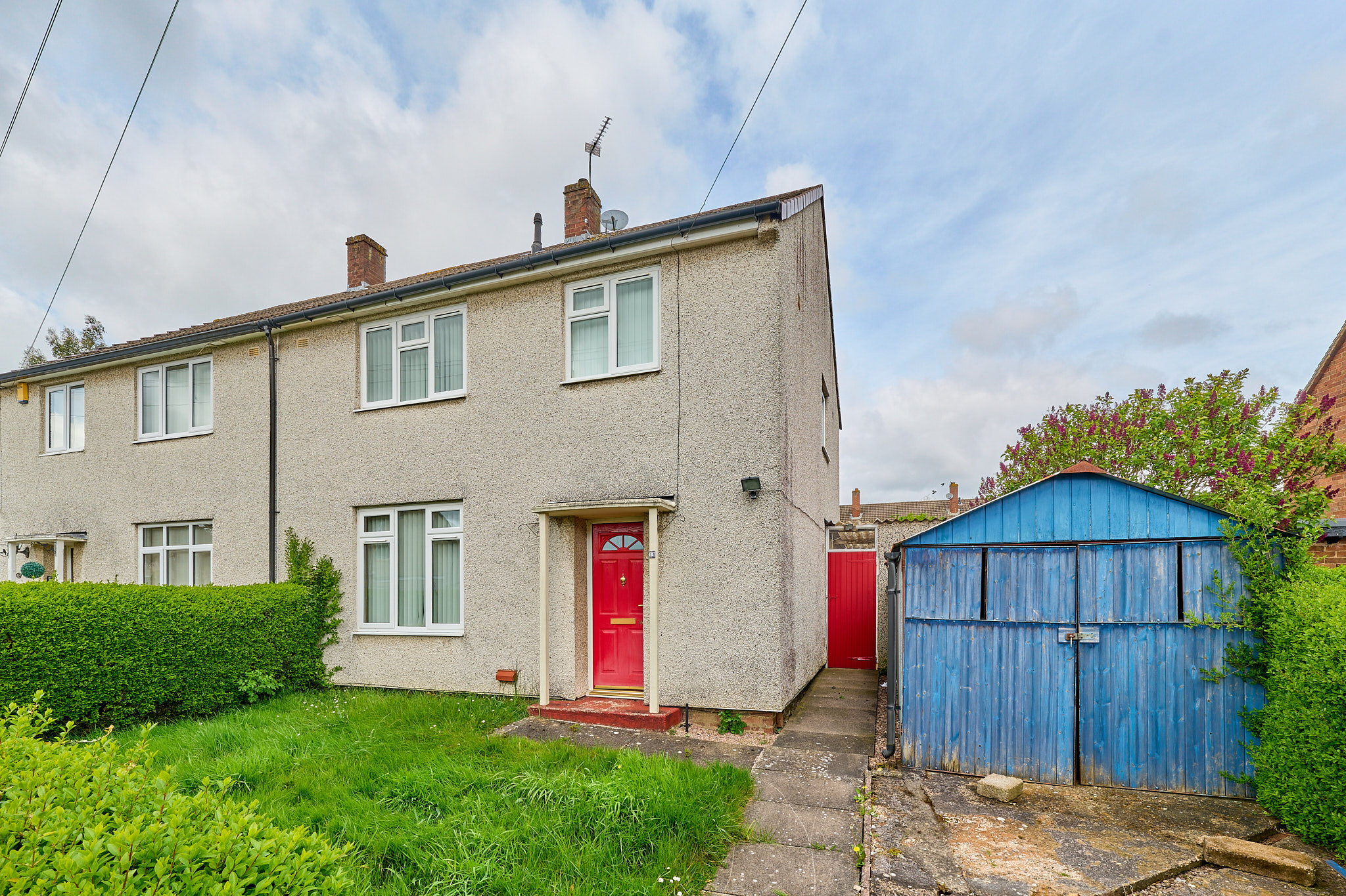 3 bedroom Semi-detached house Sold