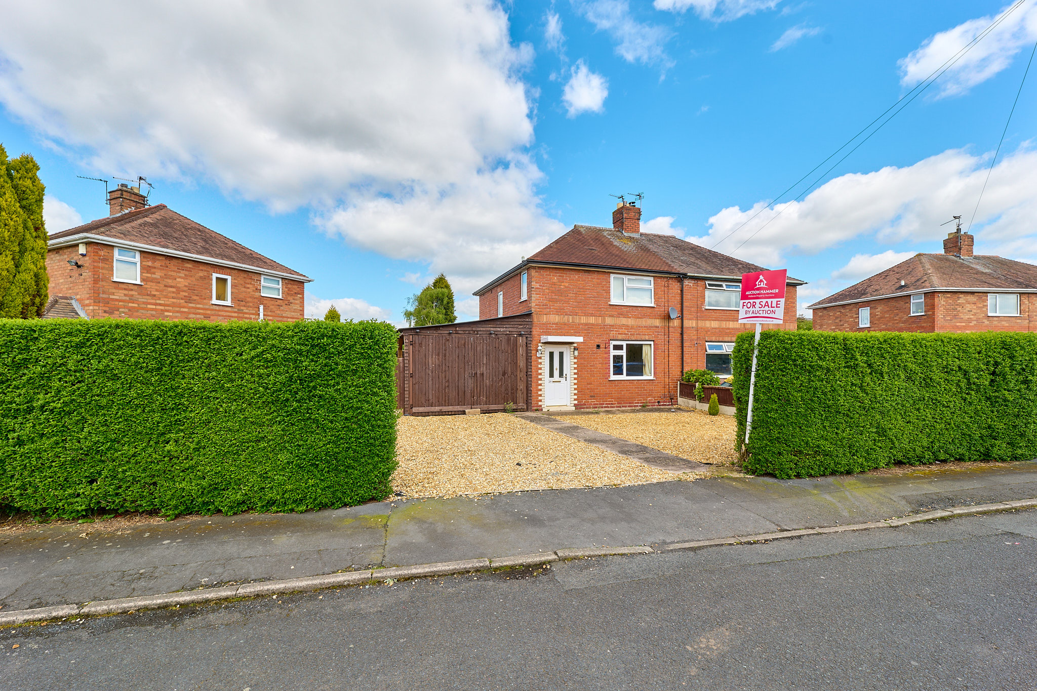 3 bedroom Semi-detached house Sold
