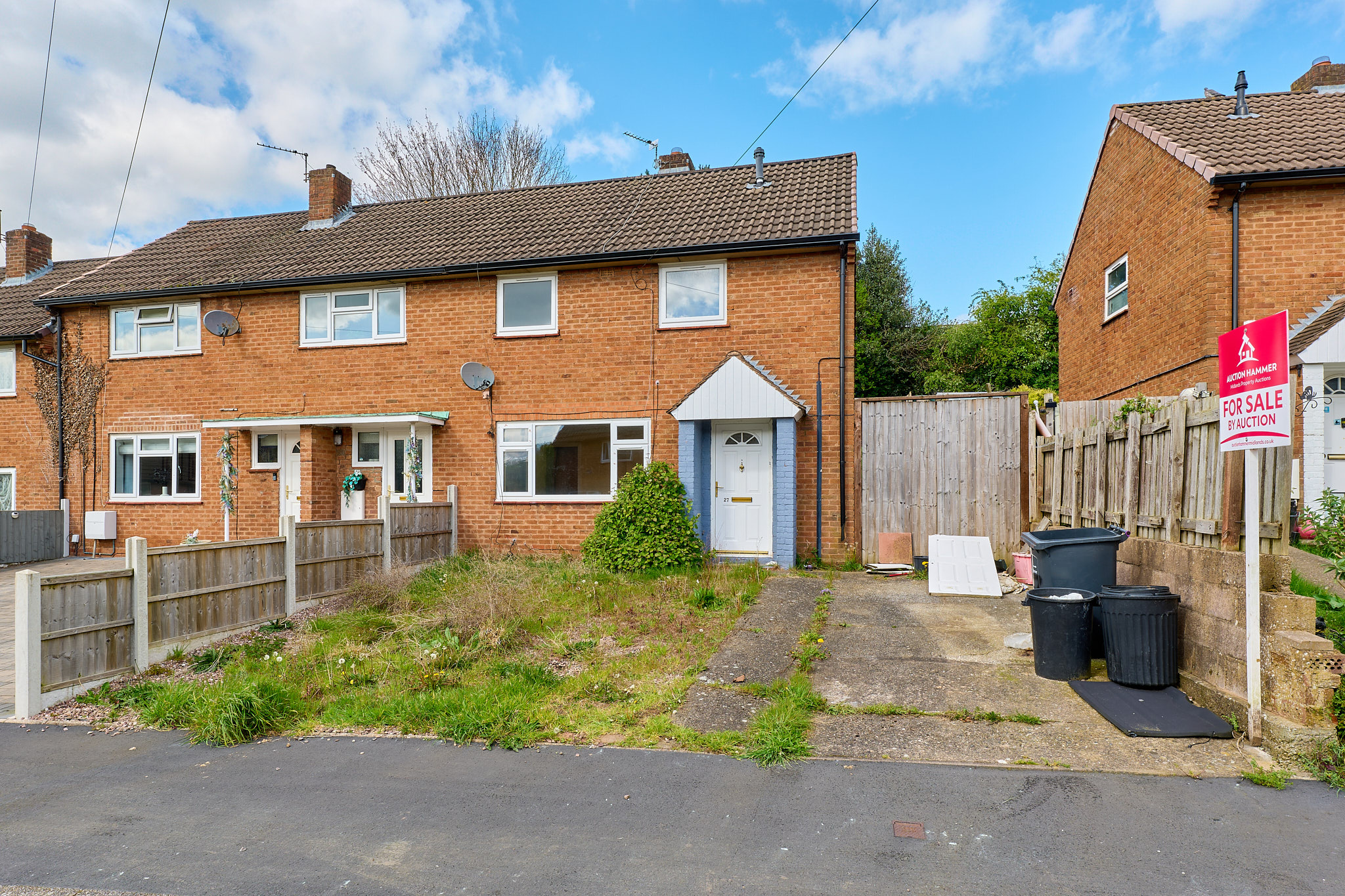2 bedroom Semi-detached house Sold