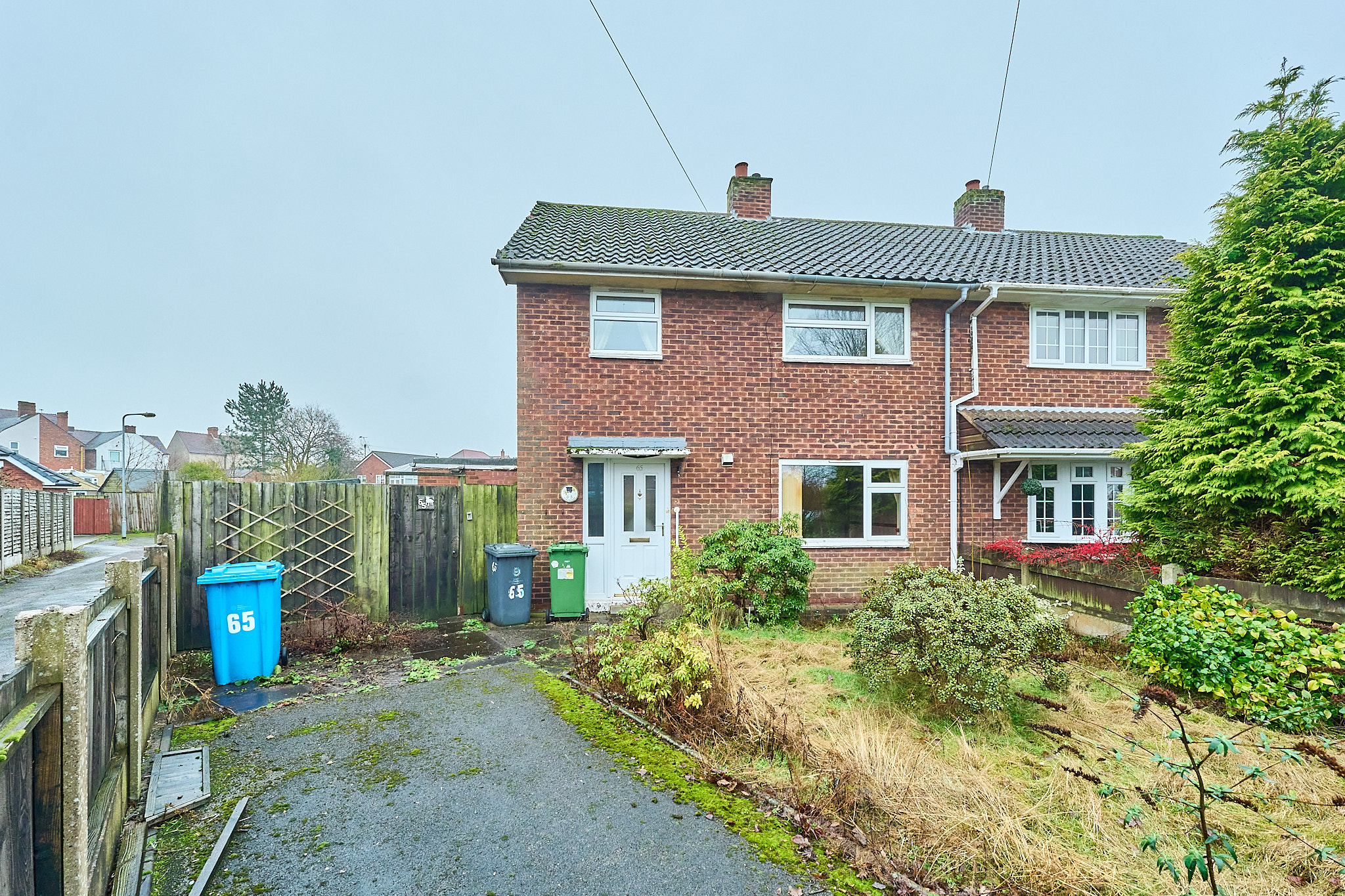2 bedroom Semi-detached house Sold