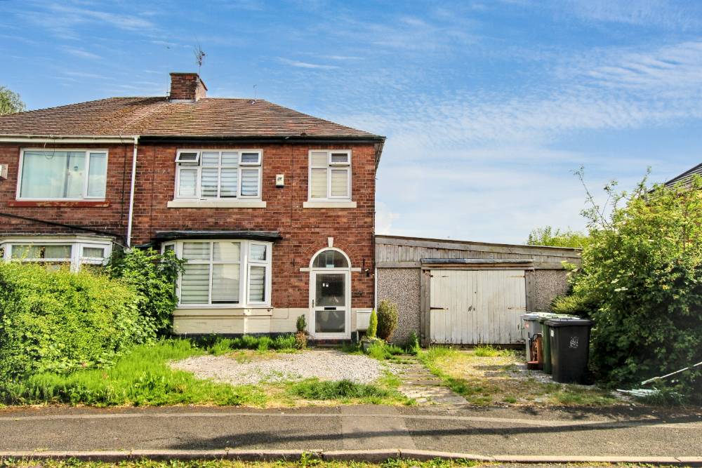 3 bedroom Semi-detached house Sold