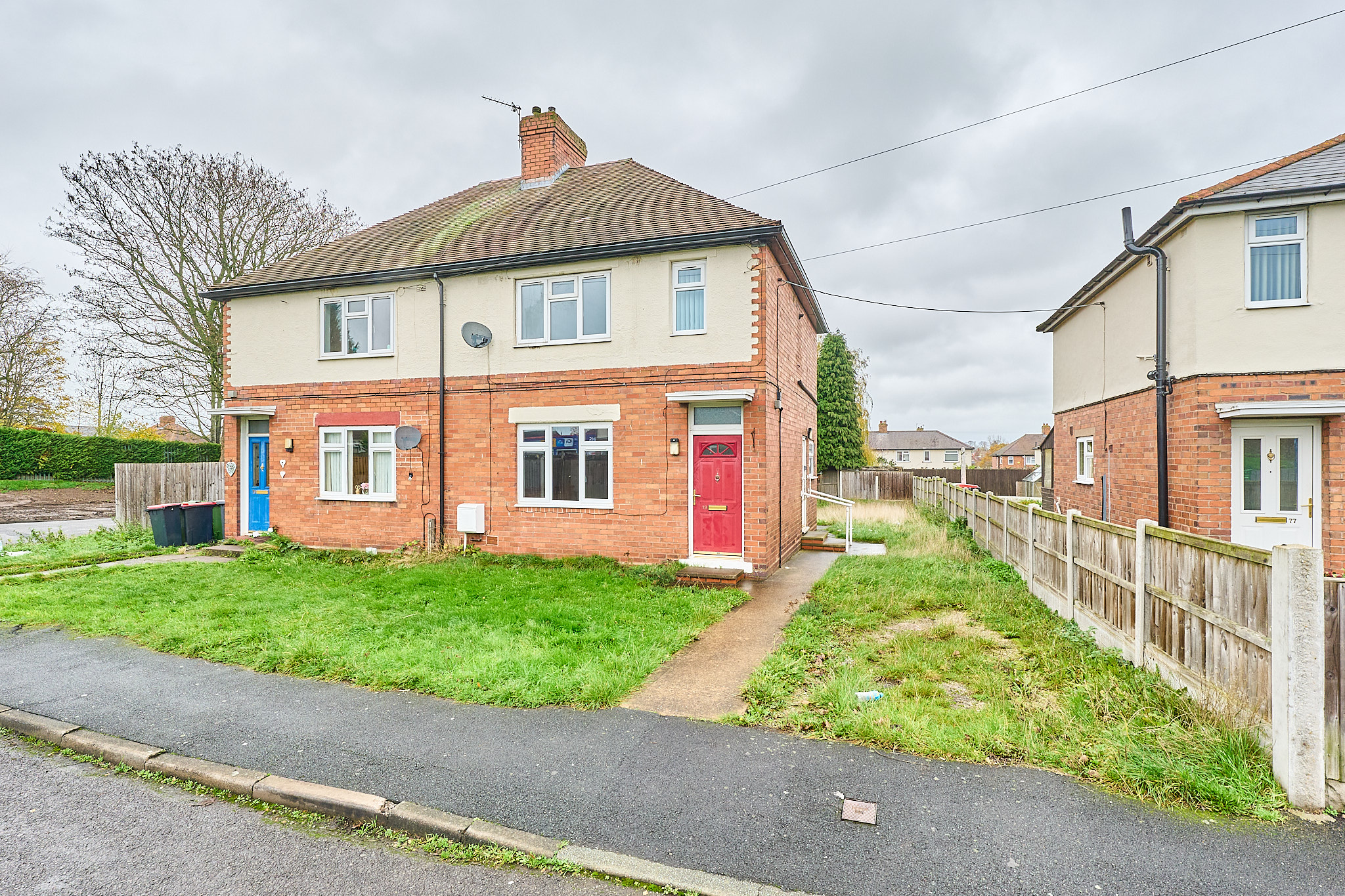 3 bedroom Semi-detached house Sold