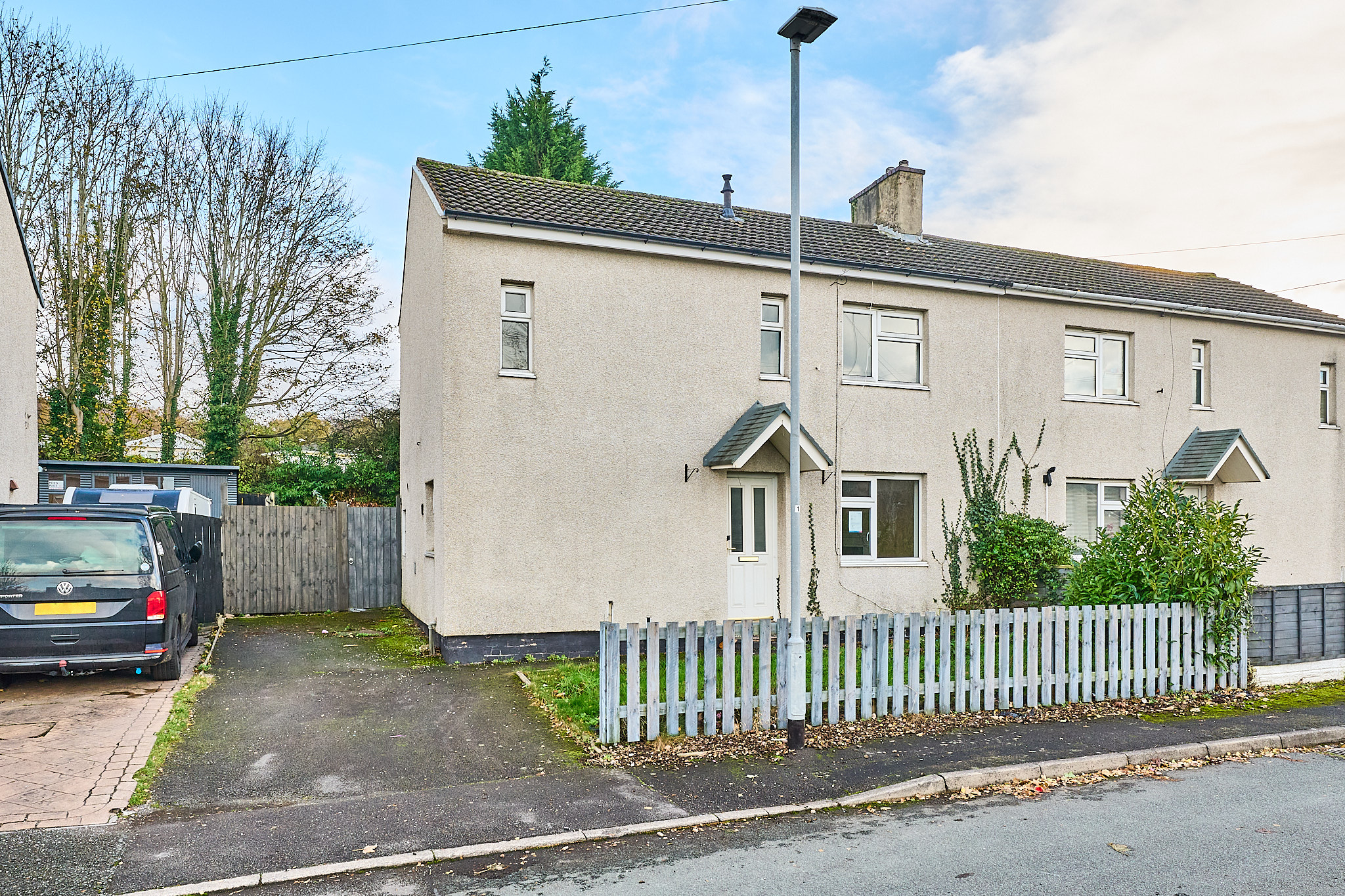 3 bedroom Semi-detached house Sold