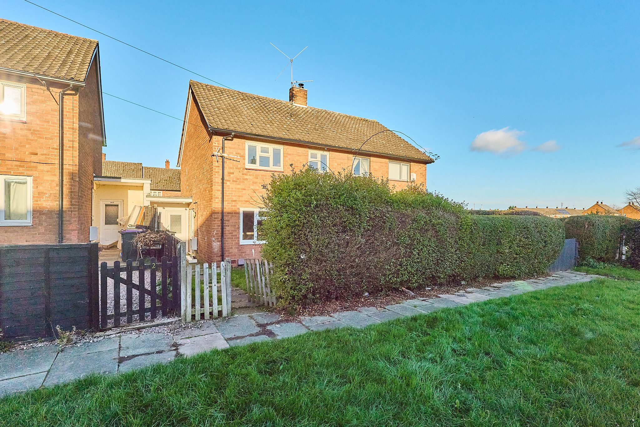3 bedroom Semi-detached house Sold