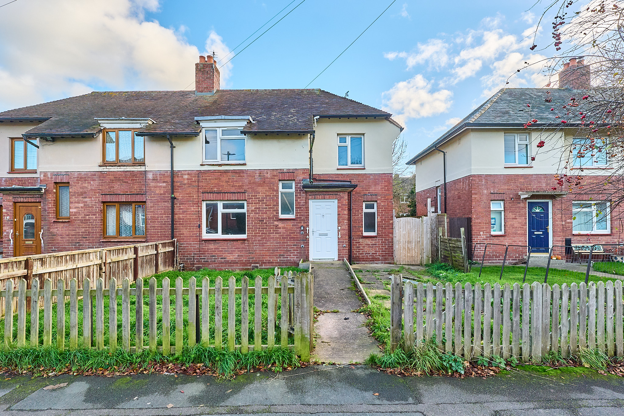 3 bedroom Semi-detached house Sold
