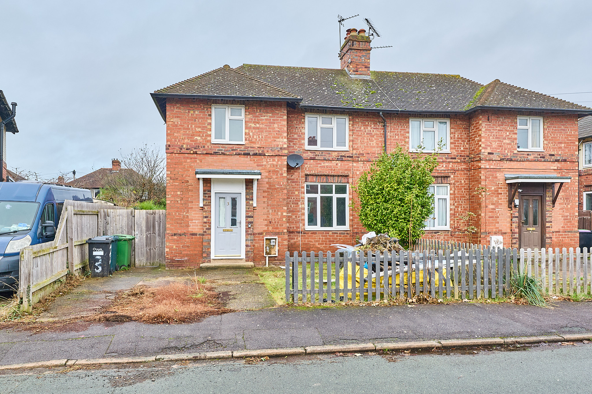 3 bedroom Semi-detached house Sold