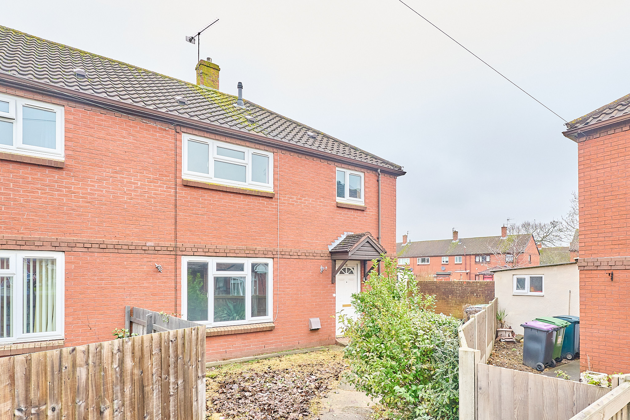 3 bedroom Semi-detached house Sold
