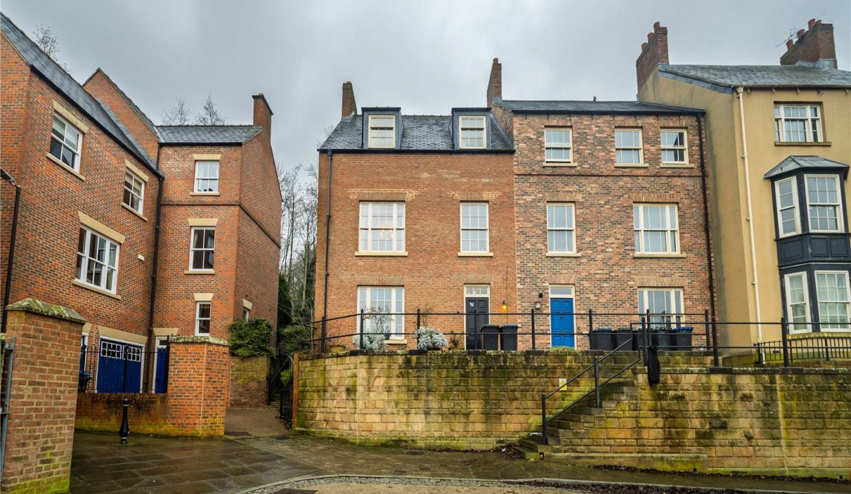  Town house For Sale