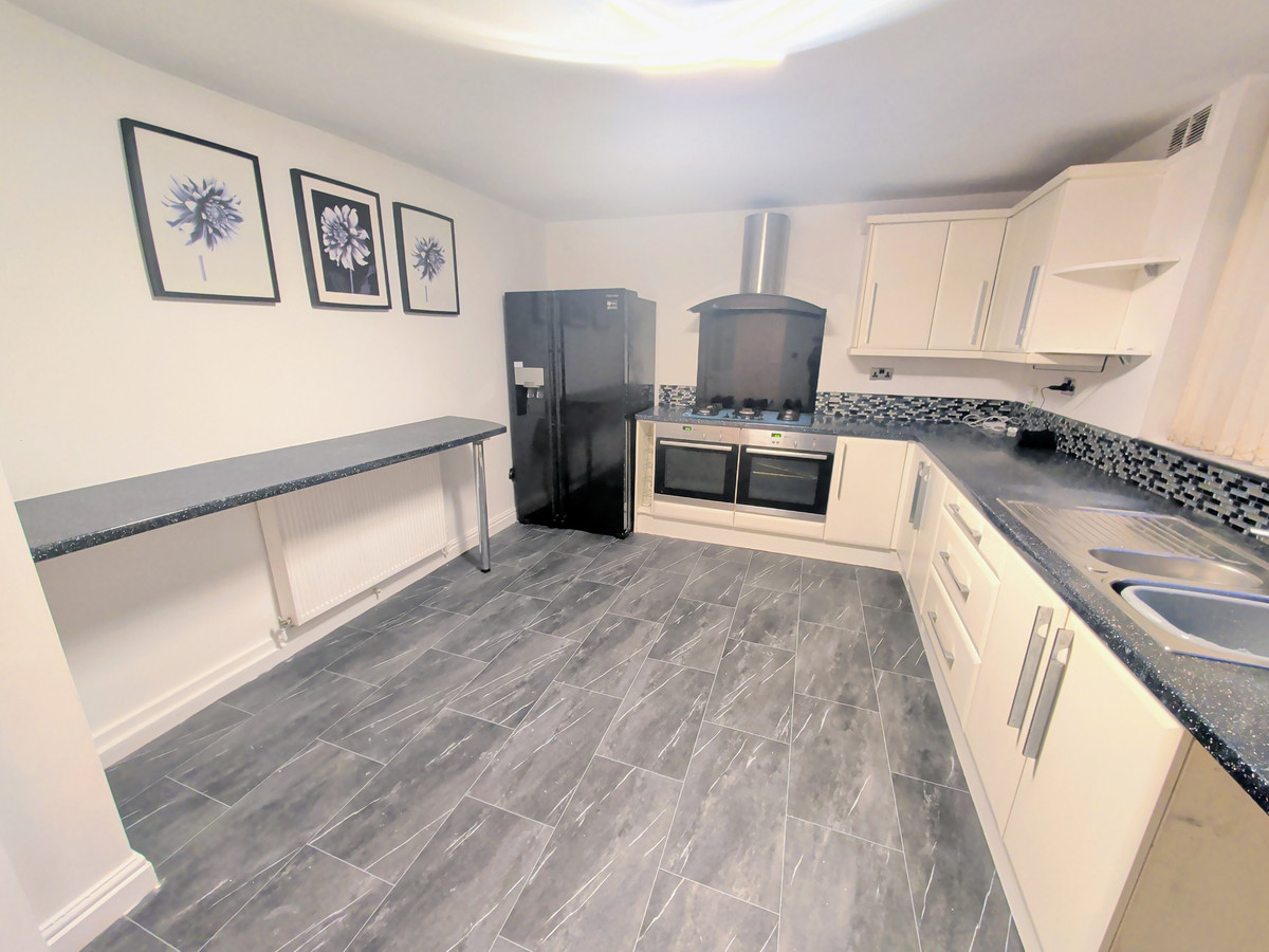 4 bedroom House (unspecified) To Let