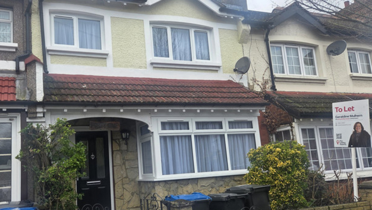 3 bedroom Terraced House To Let