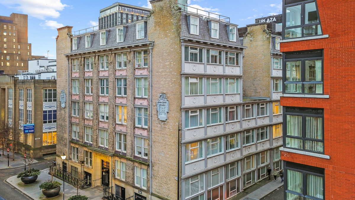 2 bedroom Apartment For Sale