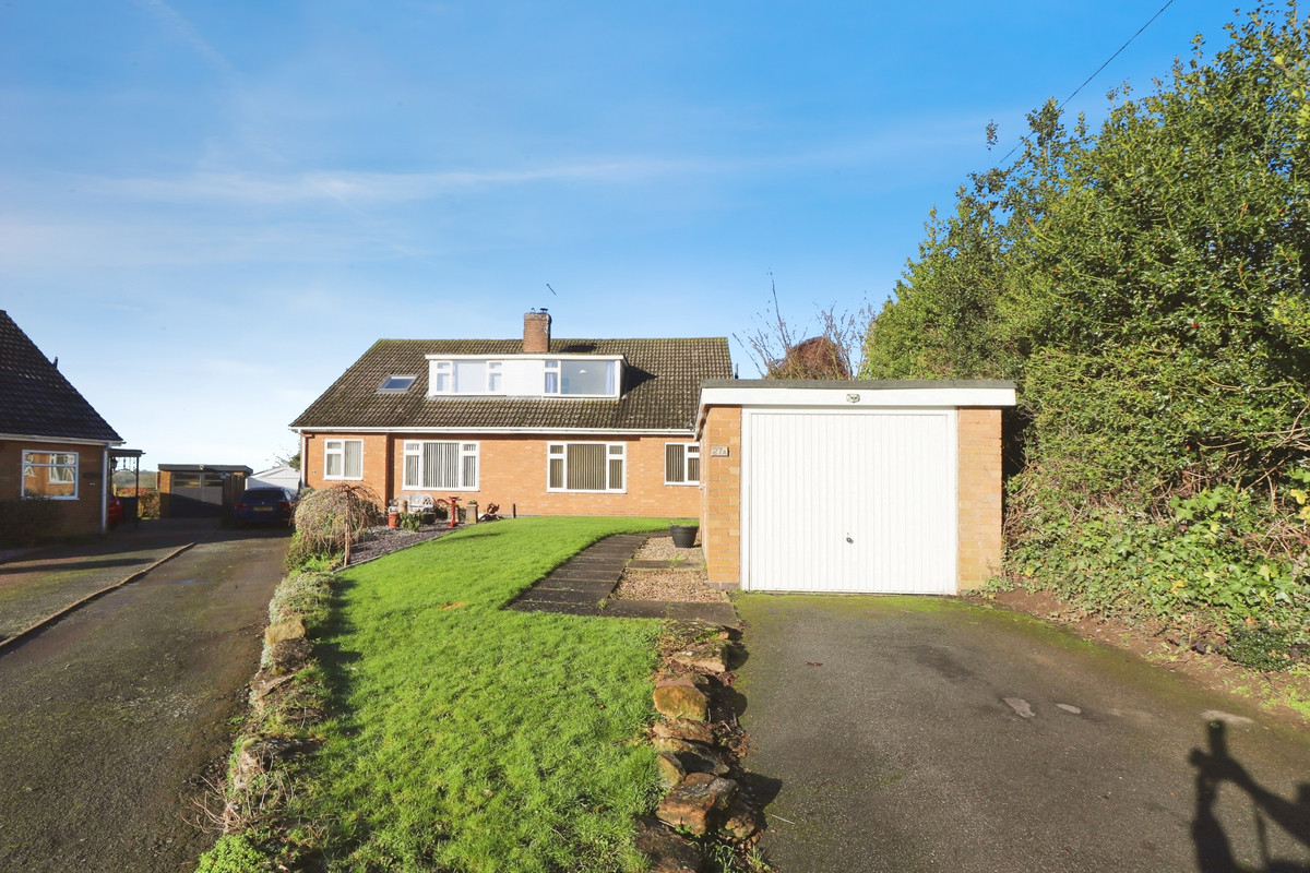 3 bedroom Semi-detached house For Sale