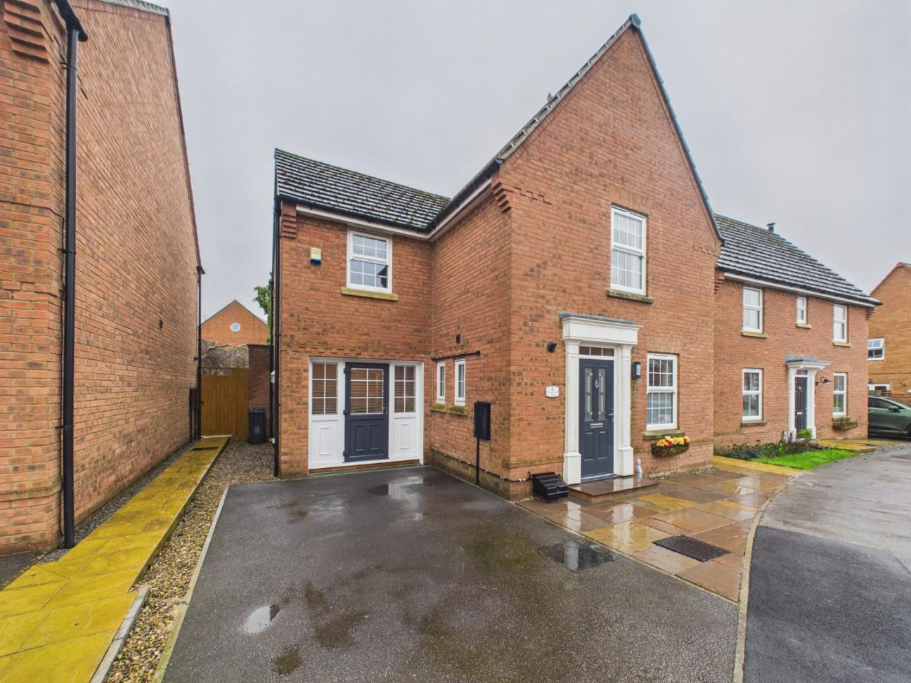 3 bedroom Detached house For Sale