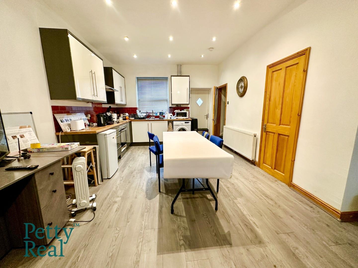3 bedroom Terraced House Under Offer