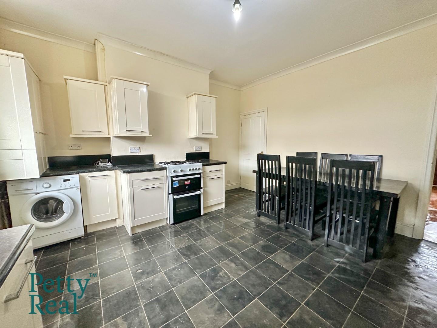 2 bedroom Terraced House Under Offer