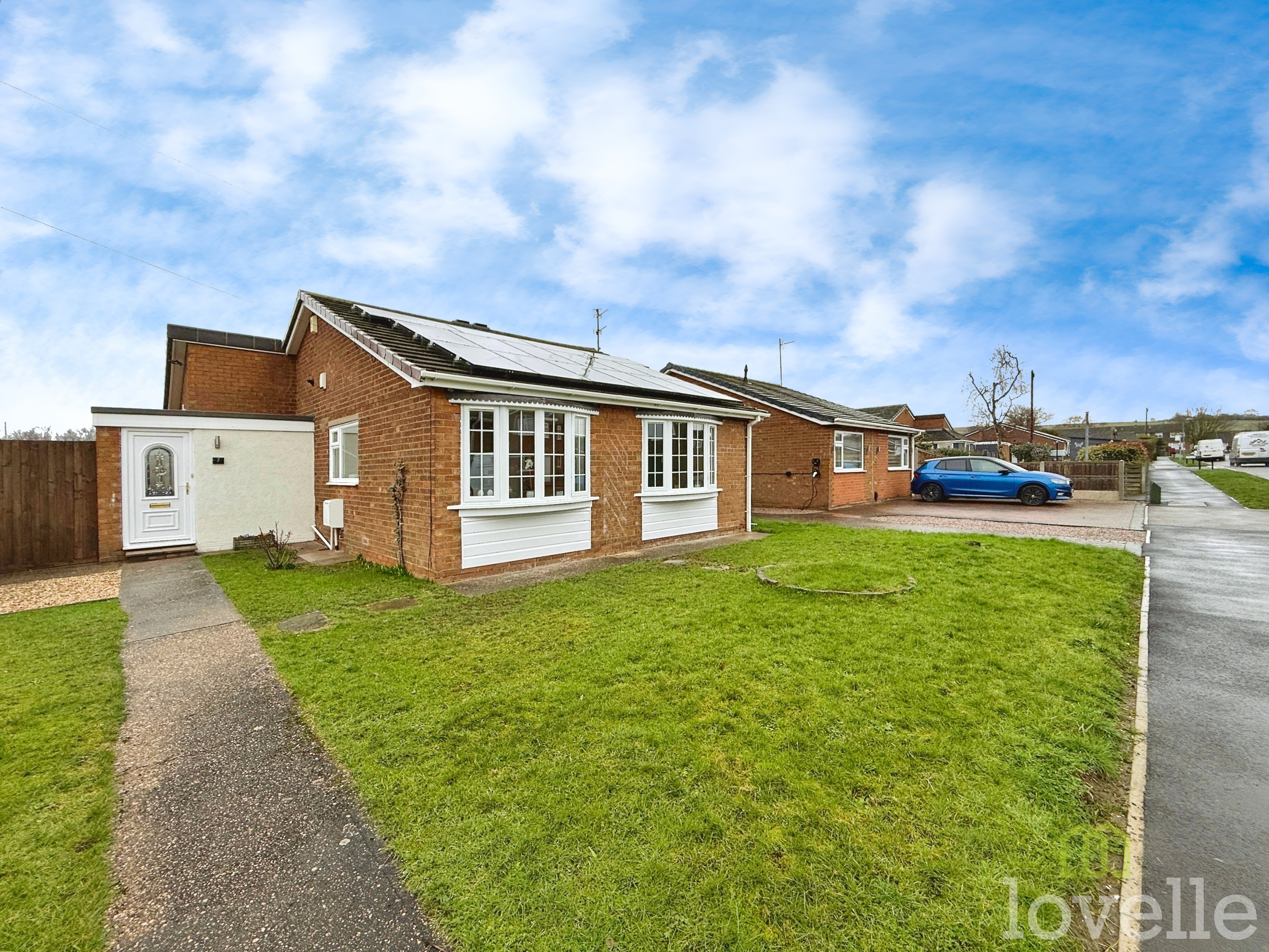 3 bedroom Detached bungalow For Sale