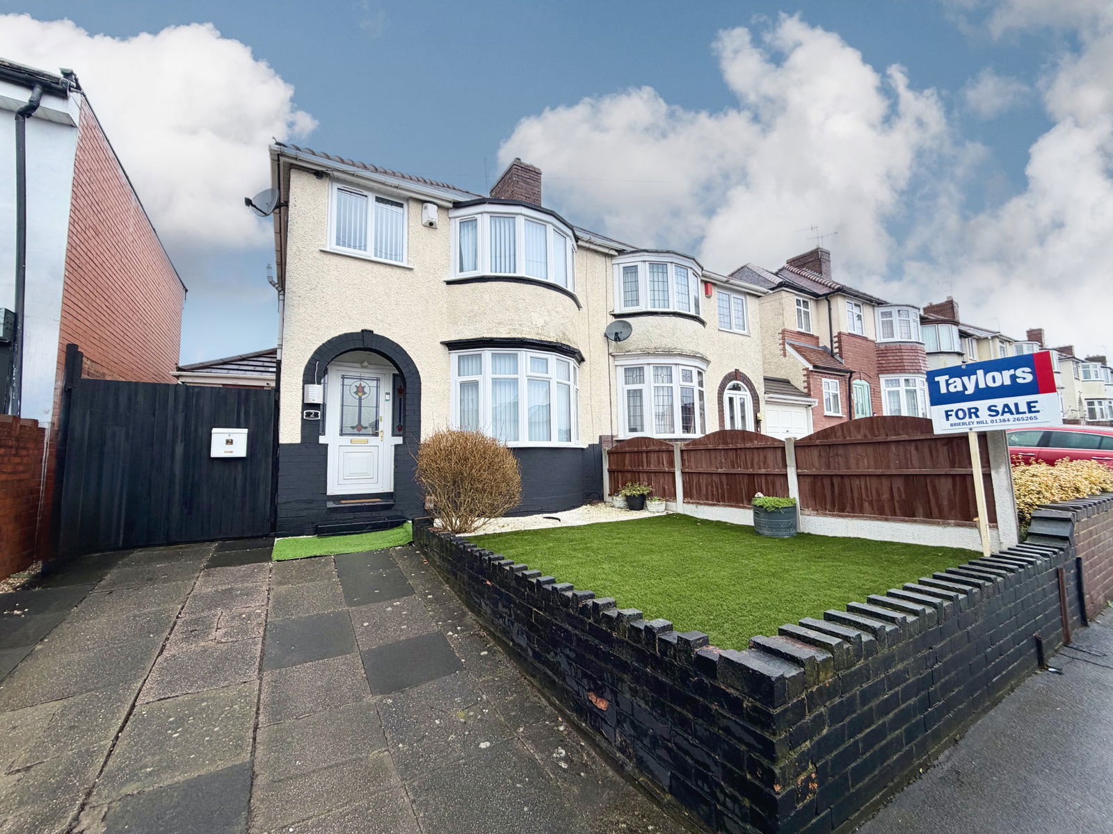 3 bedroom Semi-detached house For Sale